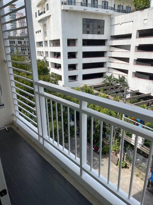Delightful Condo In Central Location At Sukhumvit 49 Μπανγκόκ Εξωτερικό φωτογραφία